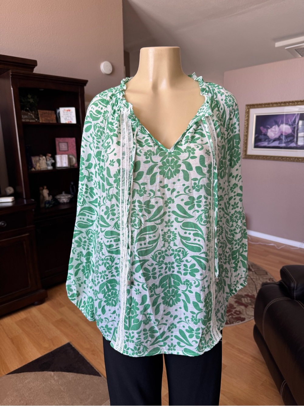 Hope & Harlow green & white floral blouse with V-neck tie-size XL